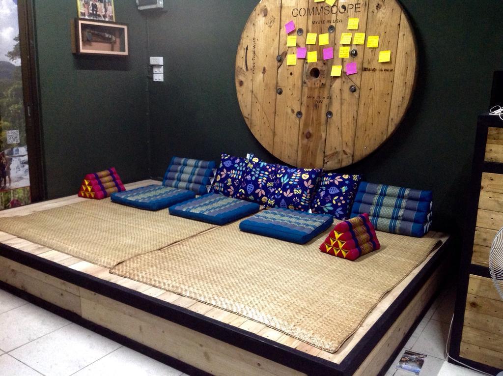 Cham Cha Hostel Chiang Mai Exterior photo